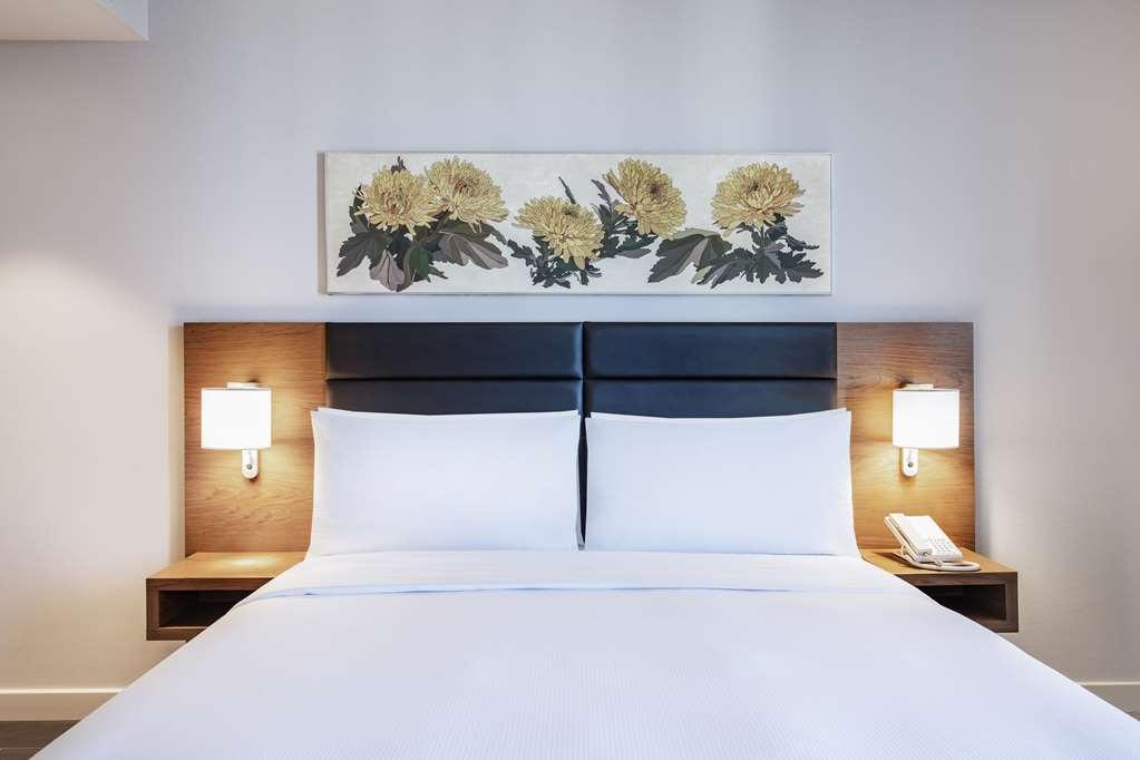 Hilton Garden Inn Tbilisi Chavchavadze Habitación foto